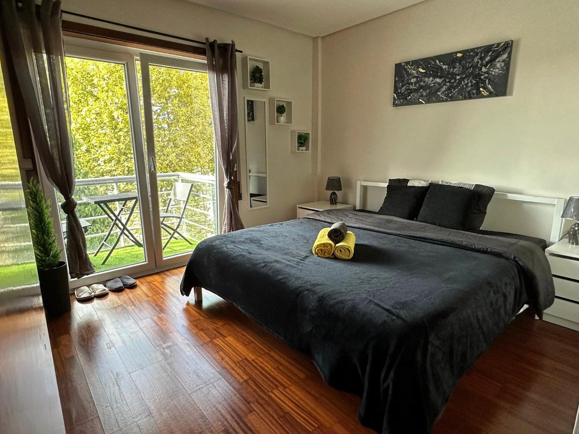 Modern Private Suite With Balcony & Bathroom - King And Queen Beds Vila Nova de Gaia Luaran gambar